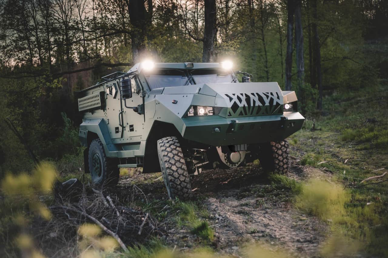 New Self-propelled Howitzer features Autonomous Superstructure ...