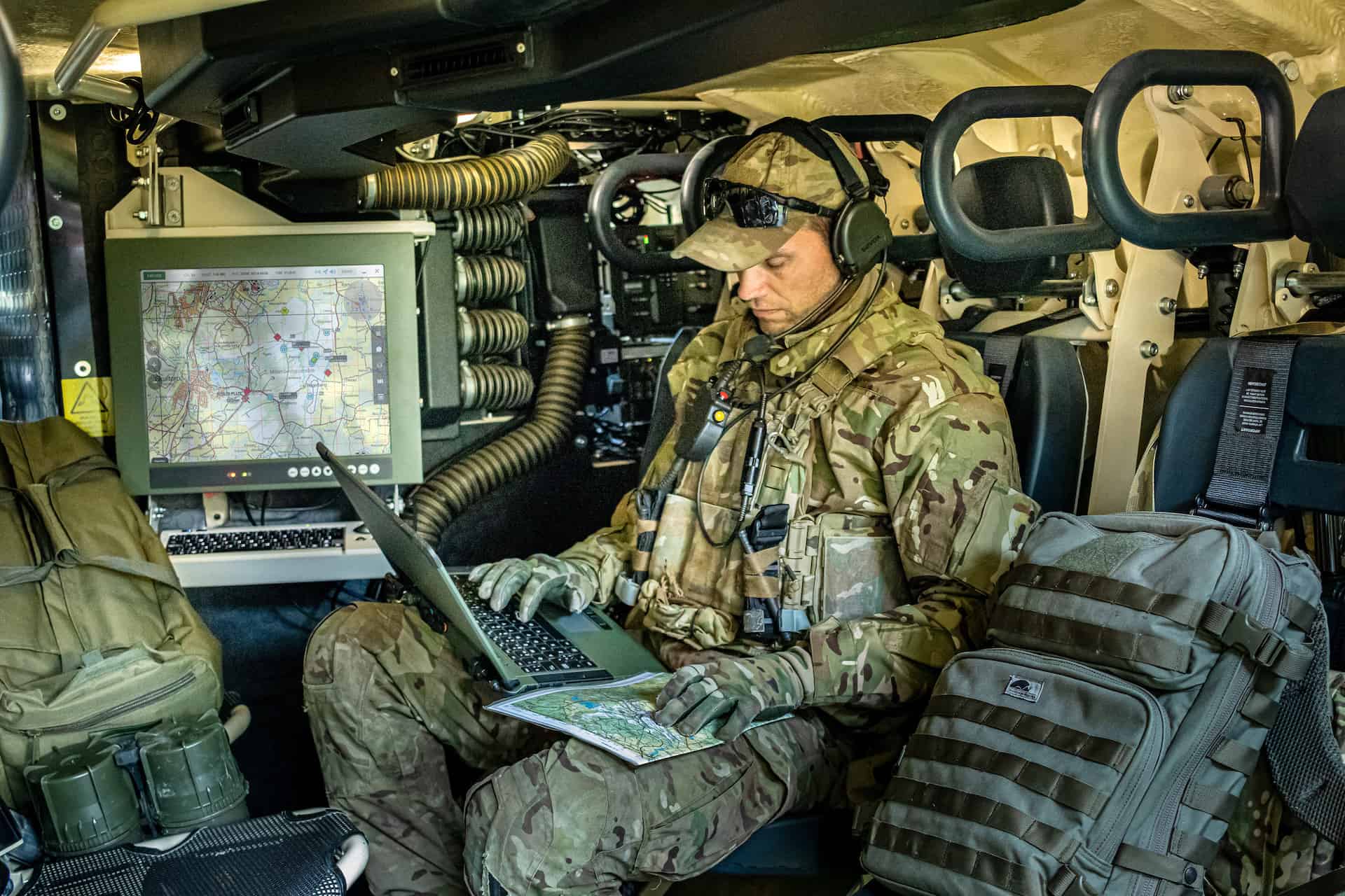 Military Rugged Computers 19"/2 Small Form Factor RackMounted Computers
