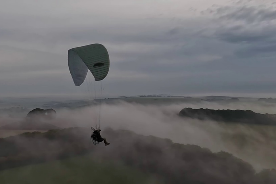 UK MoD Backs Foot-Launched Military Paragliders for Tactical Deployment